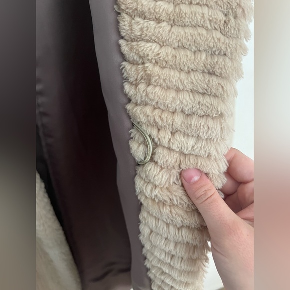 Vintage Fur Coat - Picture 8 of 9